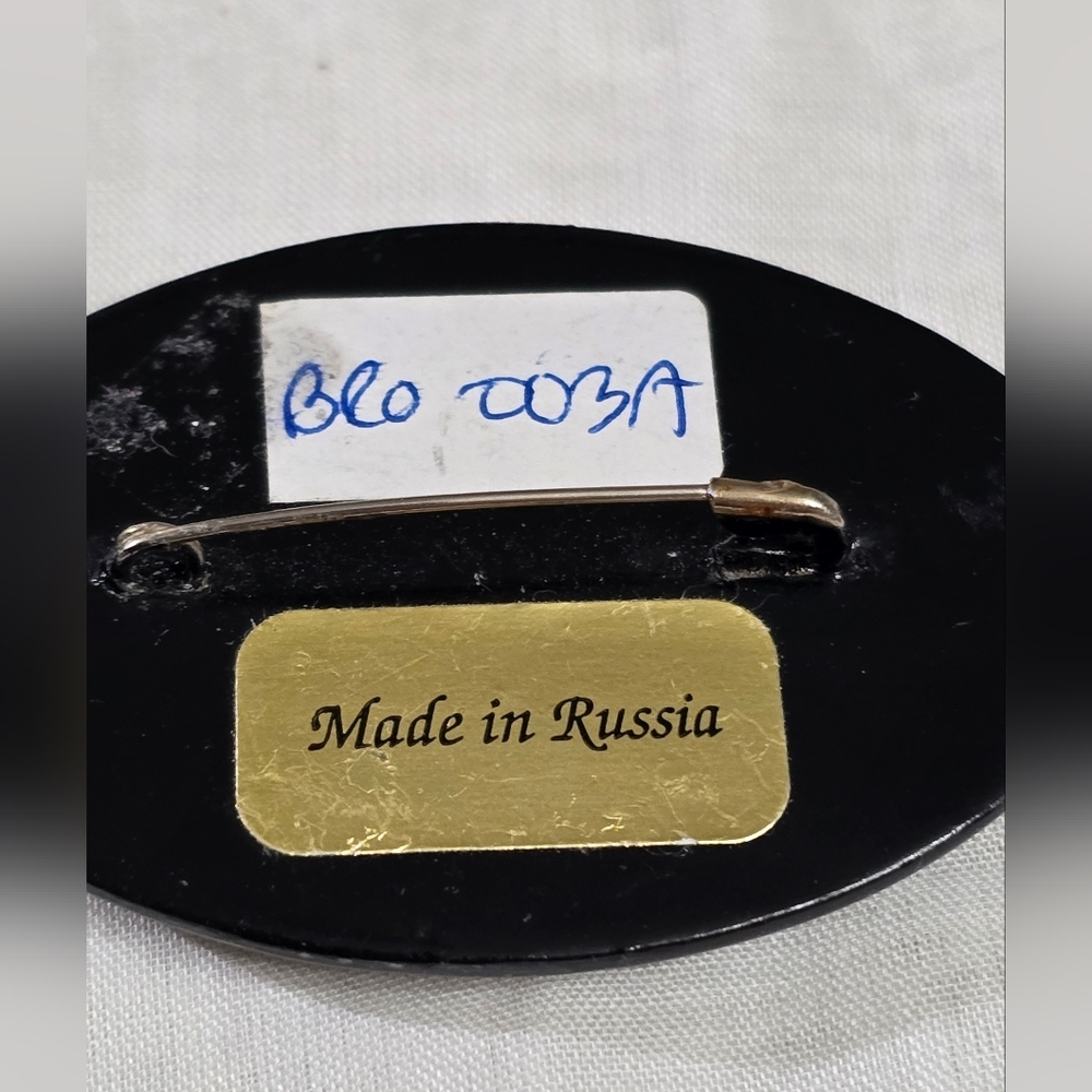Vintage Handpainted Russian Black Lacquered Folklore Courting Couple Wood Brooch - Picture 7 of 9